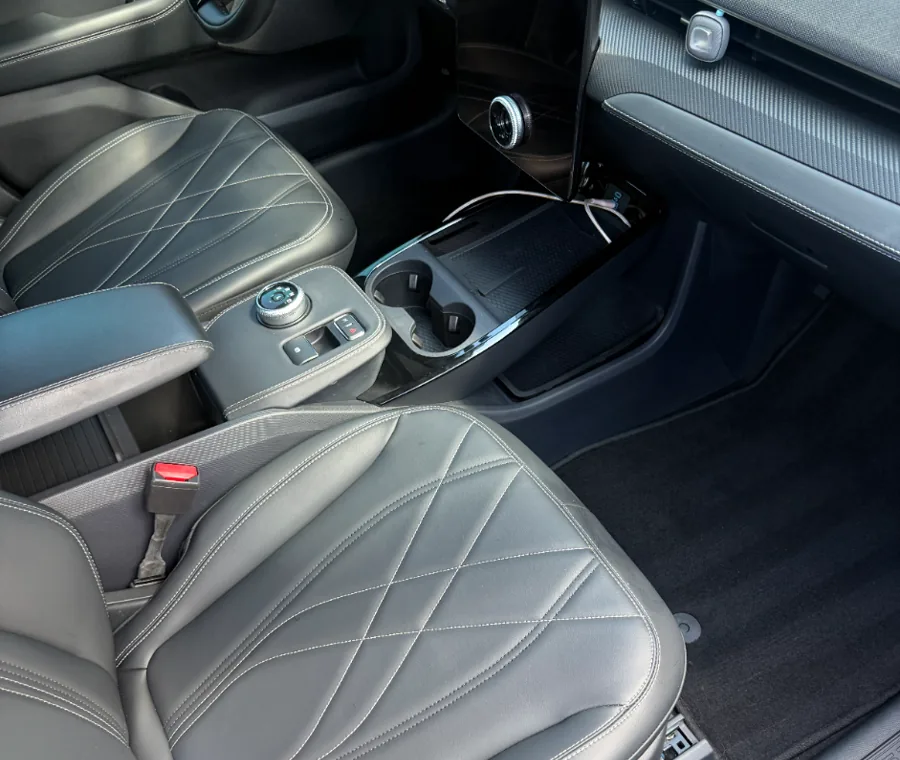 Mobile auto detailing service